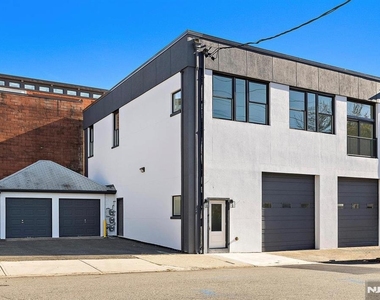 153 Orchard - Photo Thumbnail 12