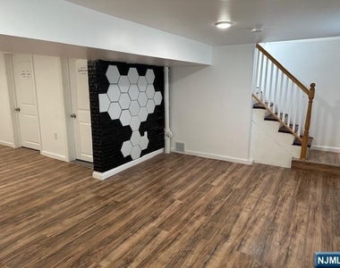 1249 Beaumont - Photo Thumbnail 14