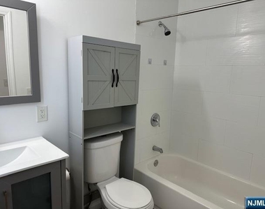 1249 Beaumont - Photo Thumbnail 11