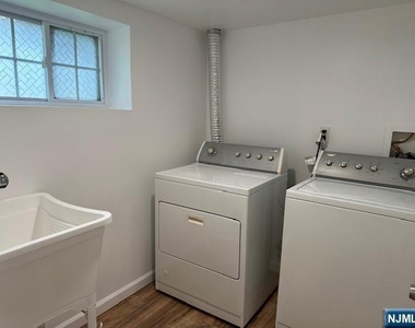 1249 Beaumont - Photo Thumbnail 18