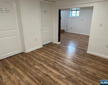 1249 Beaumont - Photo Thumbnail 15