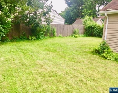 1249 Beaumont - Photo Thumbnail 20