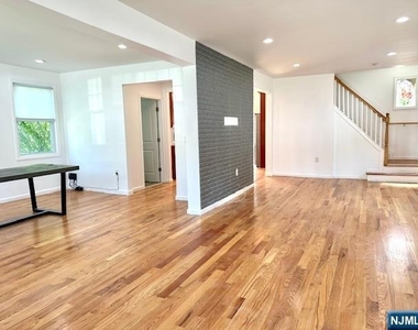 1249 Beaumont - Photo Thumbnail 2