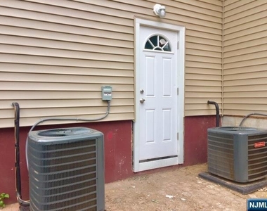 1249 Beaumont - Photo Thumbnail 19