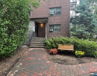 3040 Edwin - Photo Thumbnail 6