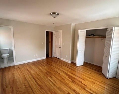 599 Boulevard - Photo Thumbnail 11