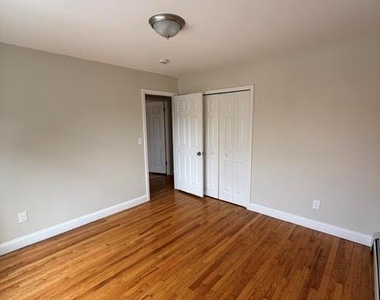 599 Boulevard - Photo Thumbnail 6