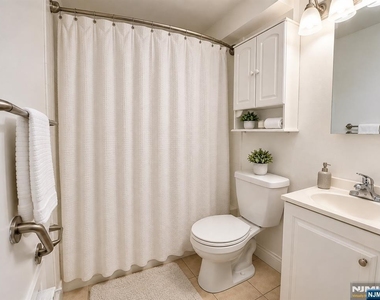687 Midland - Photo Thumbnail 15
