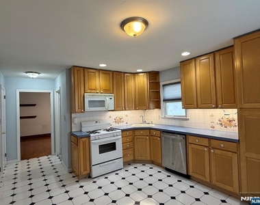 409 Cleveland - Photo Thumbnail 2