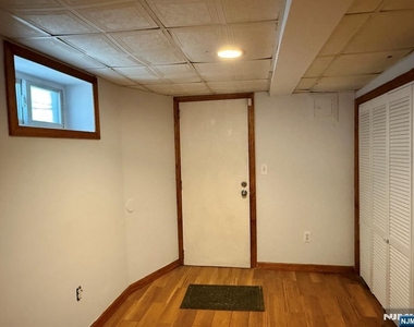 409 Cleveland - Photo Thumbnail 12