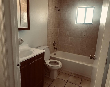901 Hickory Street - Photo Thumbnail 5