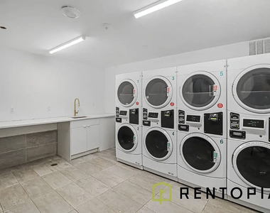 411 Meeker Avenue - Photo Thumbnail 12