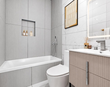 105 Berry Street #3L - Photo Thumbnail 5