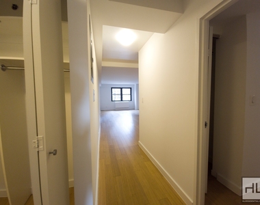 East 39th Street - Photo Thumbnail 15