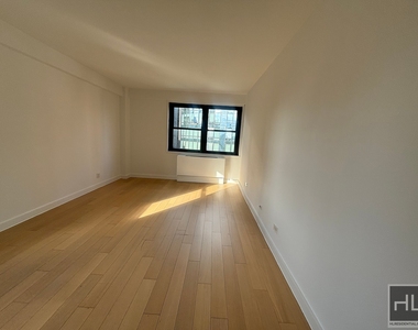 East 39th Street - Photo Thumbnail 4