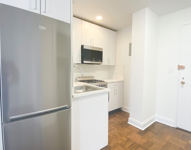 East 56 Street - Photo Thumbnail 1