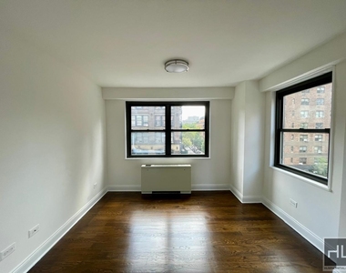 E 16 St - Photo Thumbnail 2