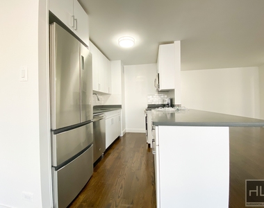E 82 St - Photo Thumbnail 1