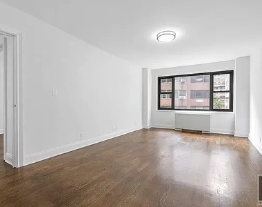East 89th Street - Photo Thumbnail 1