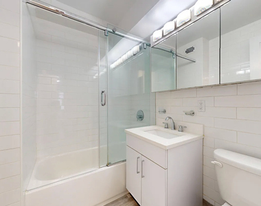 East 56 Street - Photo Thumbnail 2