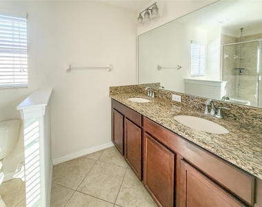 13715 Rosette Road - Photo Thumbnail 11