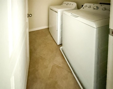 13715 Rosette Road - Photo Thumbnail 14