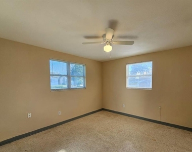 4122 Kibler Lane - Photo Thumbnail 13