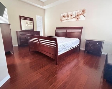 6015 Churchside Drive - Photo Thumbnail 8