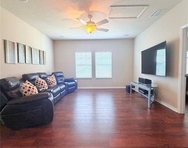 6015 Churchside Drive - Photo Thumbnail 13