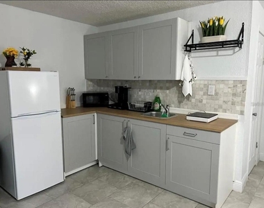 5324 Lime Avenue - Photo Thumbnail 2