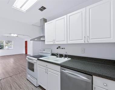 7606 Alvina Street - Photo Thumbnail 9
