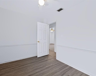 7606 Alvina Street - Photo Thumbnail 17