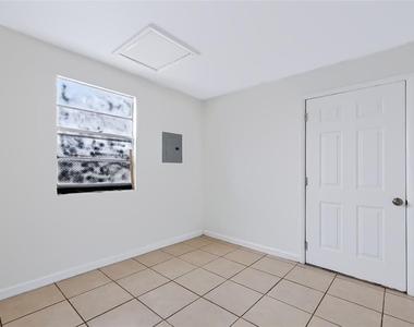 7606 Alvina Street - Photo Thumbnail 30