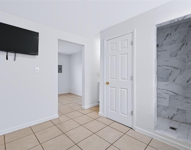 7606 Alvina Street - Photo Thumbnail 32