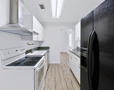 7606 Alvina Street - Photo Thumbnail 7
