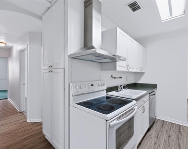 7606 Alvina Street - Photo Thumbnail 6
