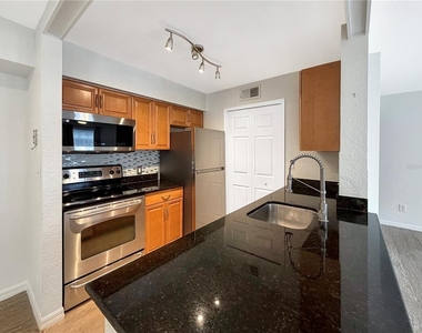 3305 Haviland Court - Photo Thumbnail 5