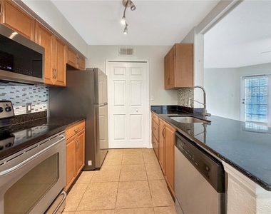 3305 Haviland Court - Photo Thumbnail 8