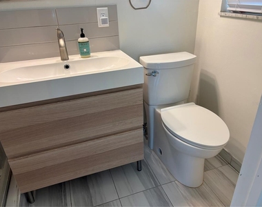 2822 W Leila Avenue - Photo Thumbnail 8