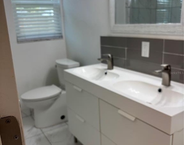 2822 W Leila Avenue - Photo Thumbnail 10