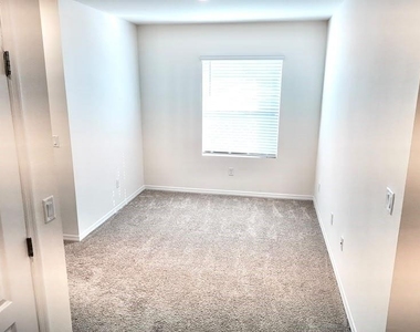 1241 Yellow Finch Drive - Photo Thumbnail 6