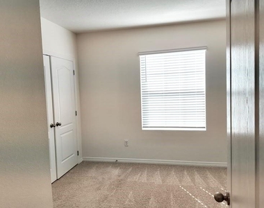 1241 Yellow Finch Drive - Photo Thumbnail 9