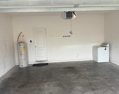 2820 Moonstone Bend - Photo Thumbnail 18