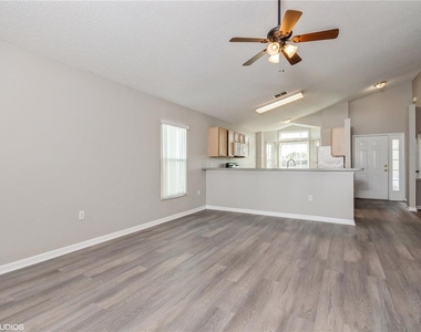 317 Majesty Drive - Photo Thumbnail 5