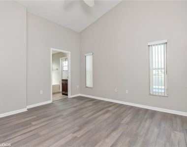 317 Majesty Drive - Photo Thumbnail 15