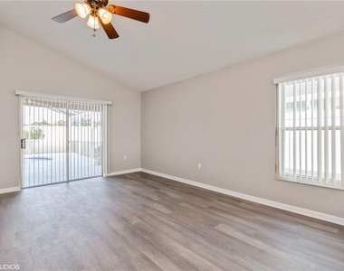 317 Majesty Drive - Photo Thumbnail 3