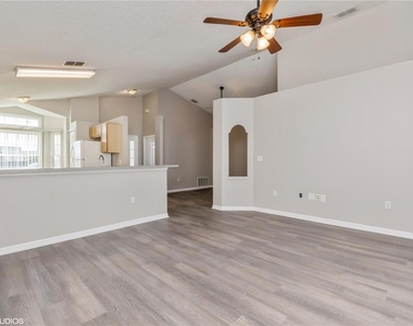 317 Majesty Drive - Photo Thumbnail 7