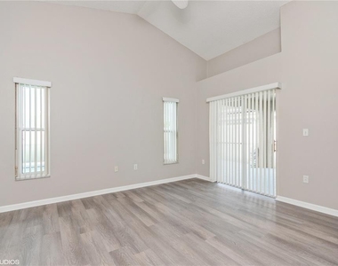 317 Majesty Drive - Photo Thumbnail 16
