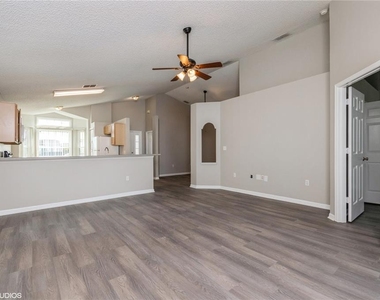 317 Majesty Drive - Photo Thumbnail 4