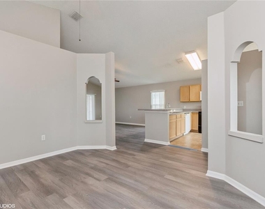 317 Majesty Drive - Photo Thumbnail 9